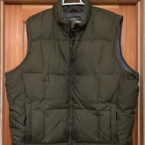 MENS EDDIE BAUER DOWN VEST, VERY NICE AND COMFORTABLE…